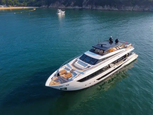 Ferretti Yachts 1000