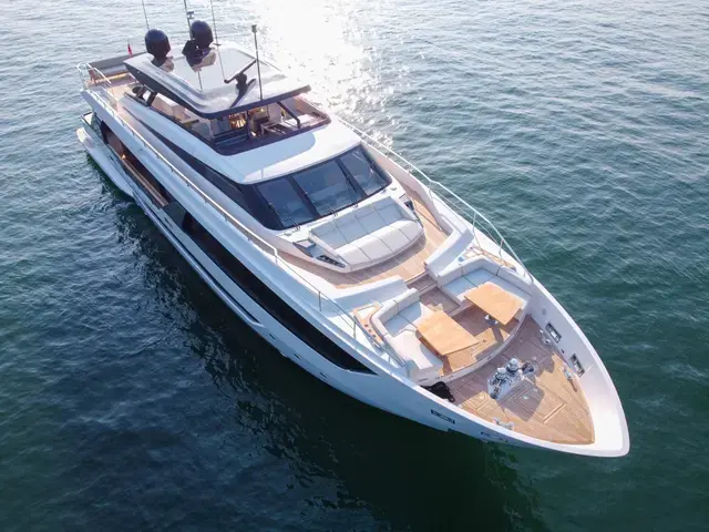 Ferretti Yachts 1000