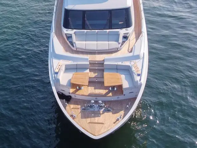 Ferretti Yachts 1000