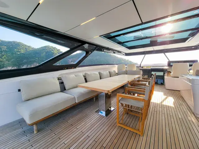 Ferretti Yachts 1000