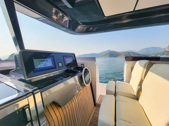 Ferretti Yachts 1000