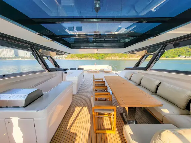 Ferretti Yachts 1000