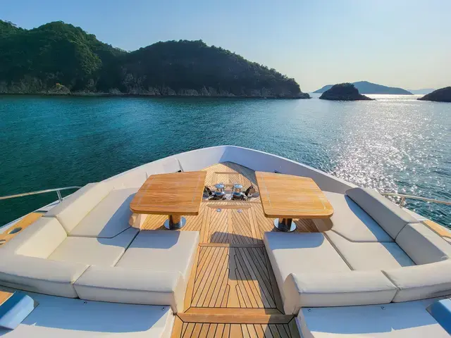 Ferretti Yachts 1000