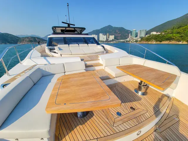 Ferretti Yachts 1000