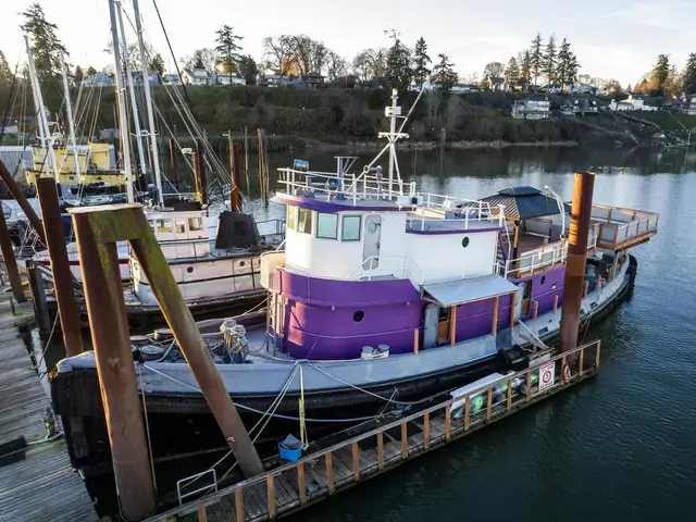 Tugboat 1943 Navy