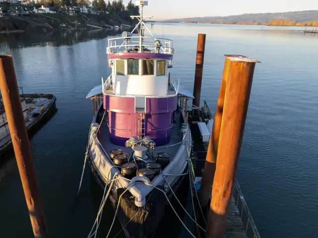 Tugboat 1943 Navy