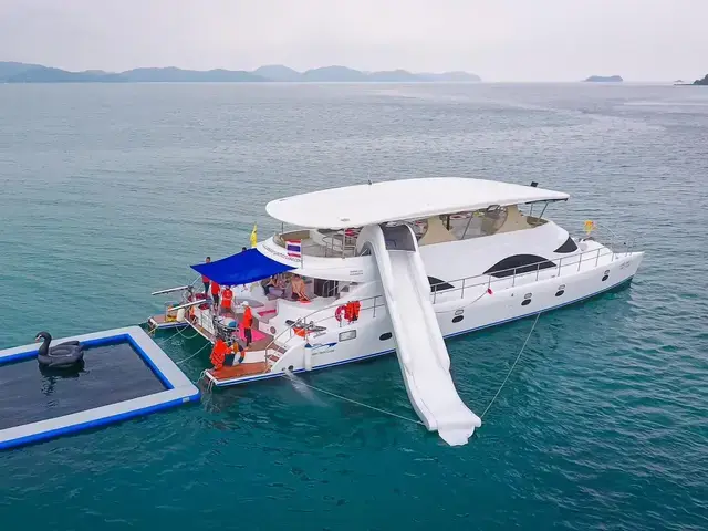 Custom Power Catamaran SPY 750