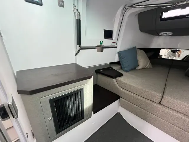 Axopar 37 XC CROSS CABIN