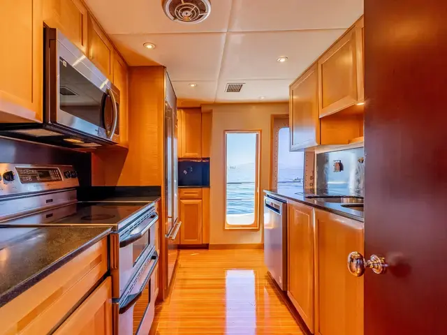 Broward Raised Pilothouse