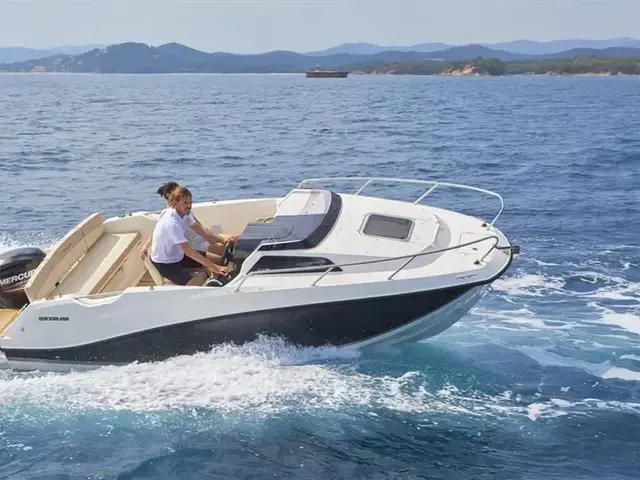 Quicksilver 555 Cabin