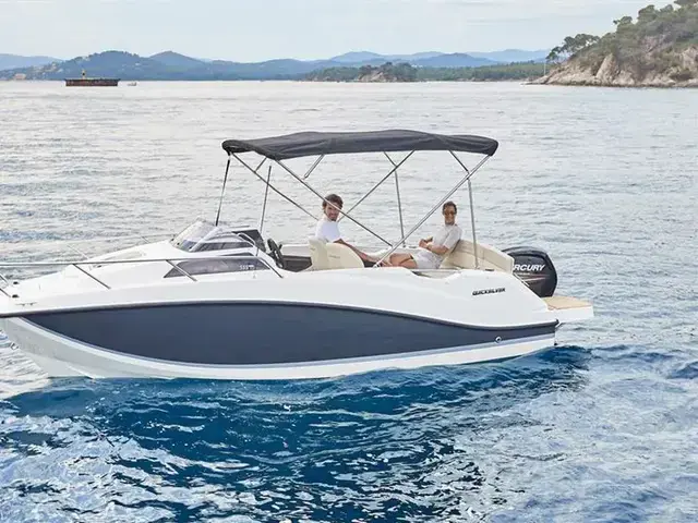 Quicksilver 555 Cabin