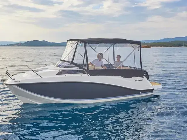 Quicksilver 555 Cabin