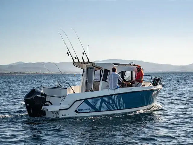 Quicksilver 805 Pilothouse