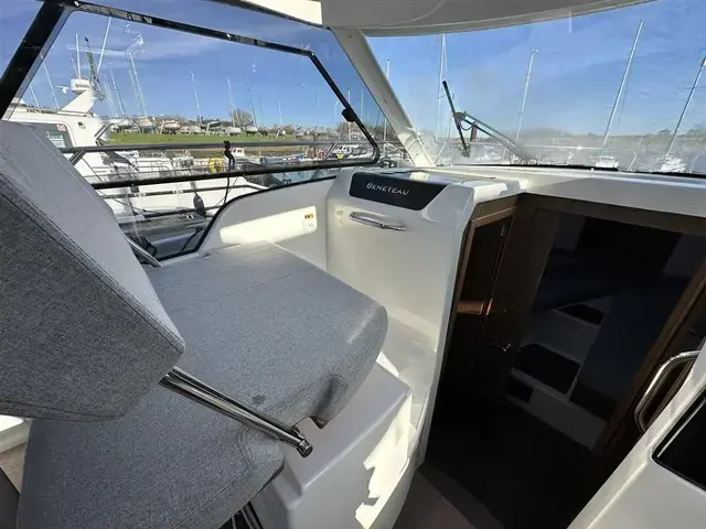 Beneteau Antares 9 OB