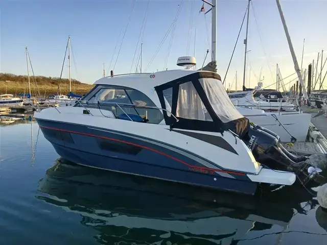 Beneteau Antares 9 OB