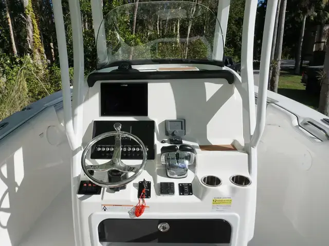 Sea Pro 259 Center Console