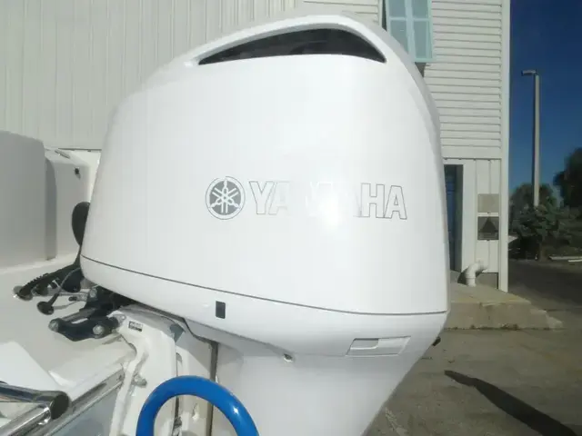 Cobia 320 Cc