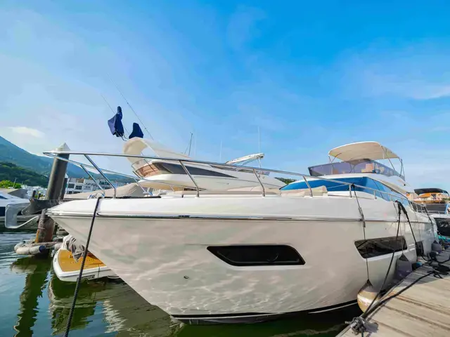 Ferretti Yachts 550