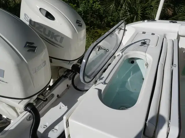 Sea Pro 259 Center Console