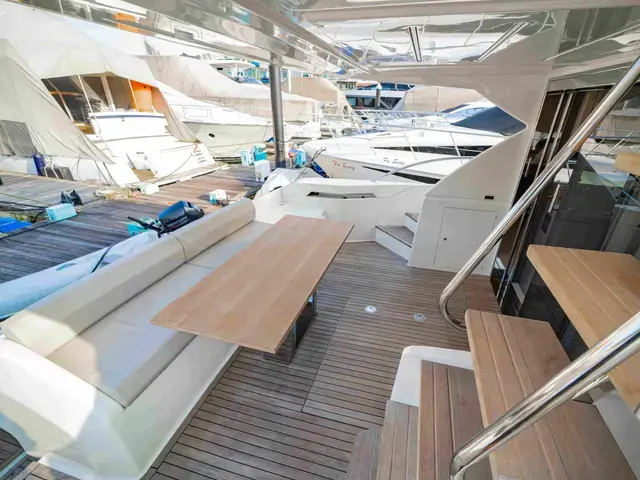 Ferretti Yachts 550