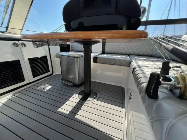 Riviera 48 Flybridge