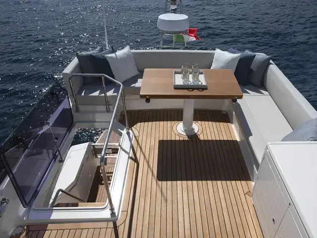 Ferretti Yachts 500