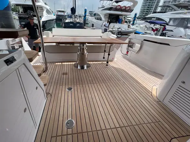 Ferretti Yachts 500