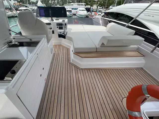 Ferretti Yachts 500