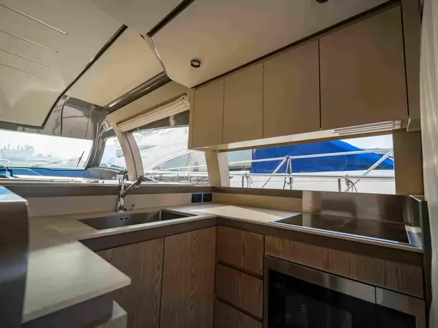 Ferretti Yachts 550