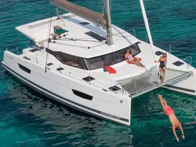 Fountaine Pajot Lucia 40