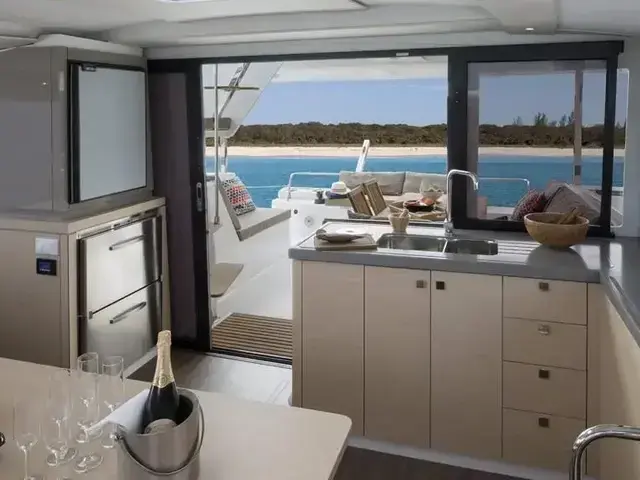 Fountaine Pajot Lucia 40