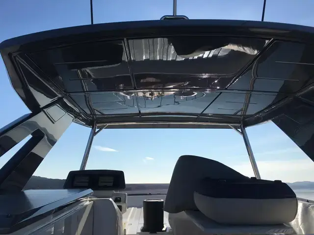 Ferretti Yachts 670