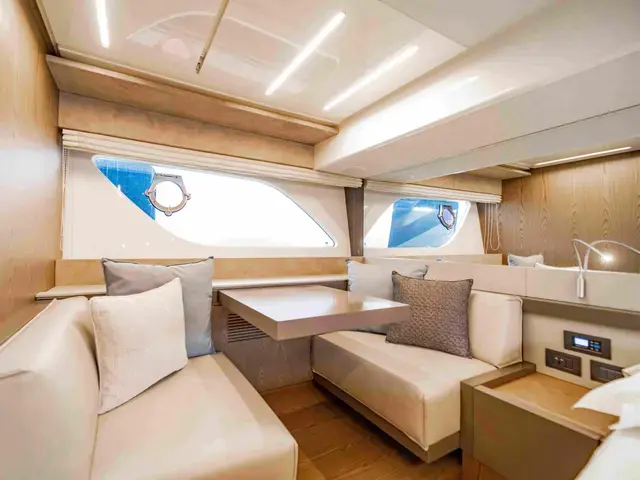 Ferretti Yachts 550