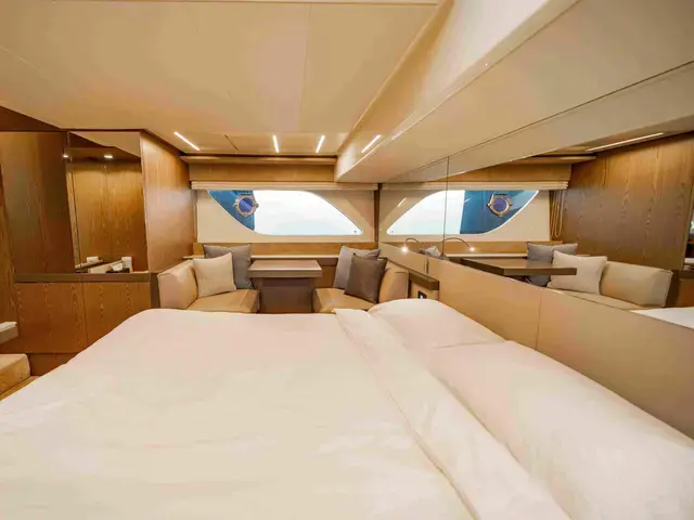 Ferretti Yachts 550