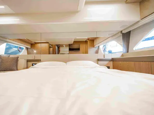 Ferretti Yachts 550