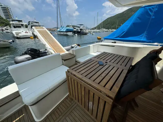 Ferretti Yachts 460