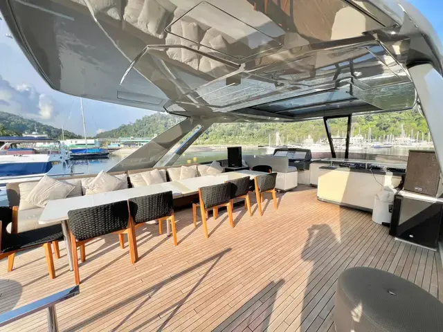 Ferretti Yachts 850