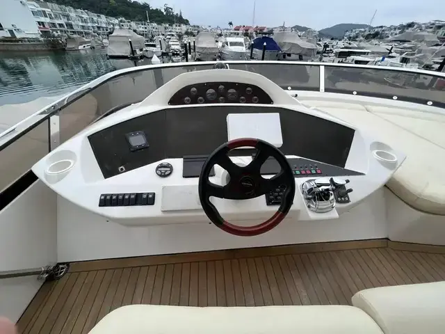 Sunseeker Predator 82