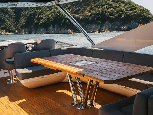 Sunseeker Yacht 86