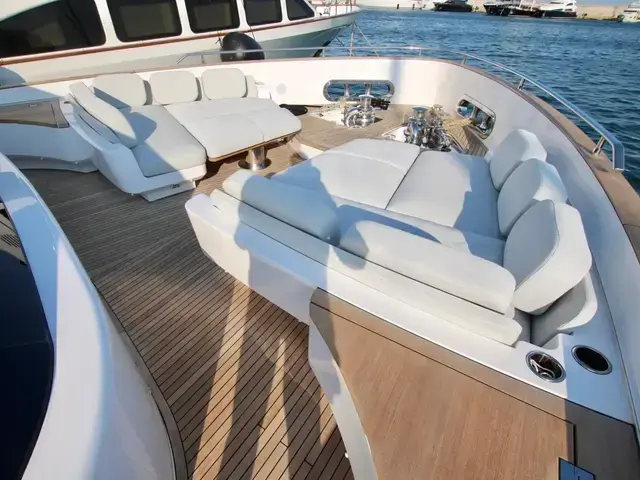 Azimut Magellano 25