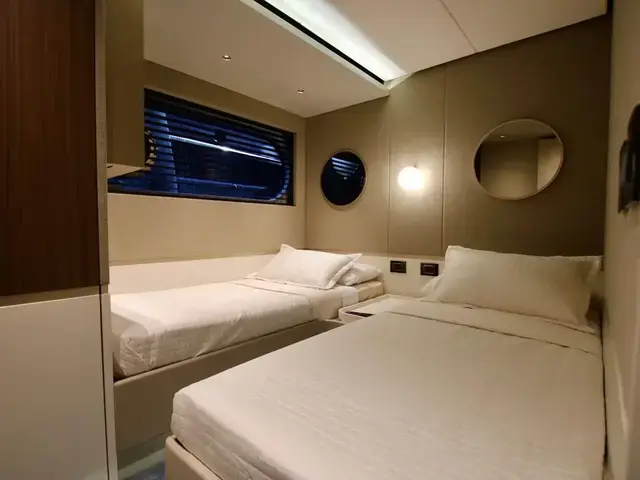 Azimut Magellano 25