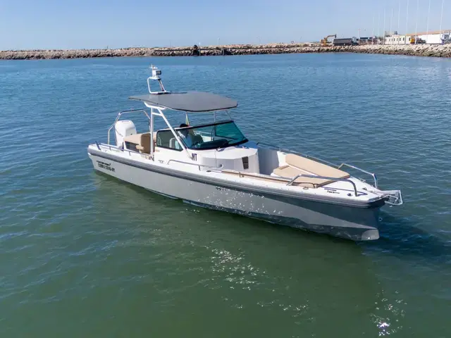 Axopar 28 T Top for sale in Portugal for €95,000 (£80,042)