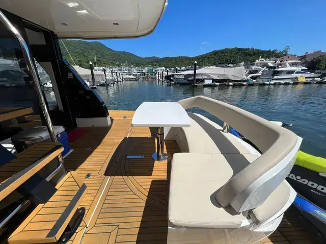 Galeon 500 Fly