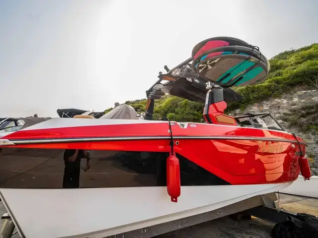 Nautique G23