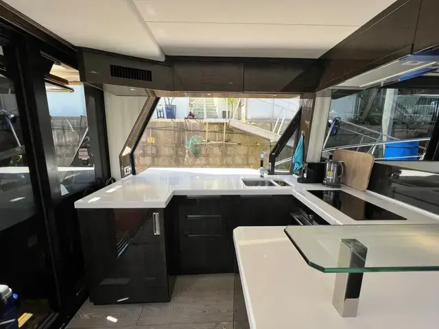 Galeon 500 Fly