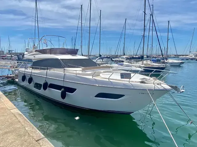 Ferretti Yachts 550