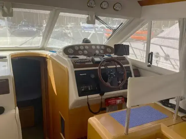 Fairline Brava 36