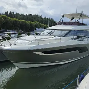 2019 Prestige 520