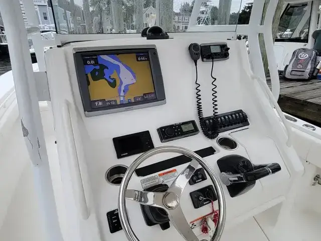 Regulator 28 Forward Seating