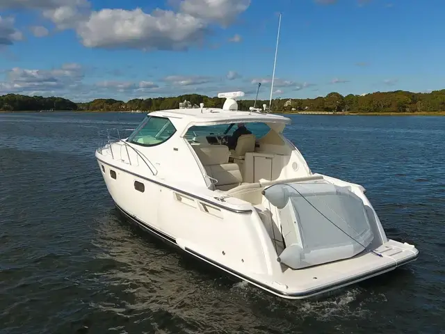 Tiara Yachts 3900 Sovran